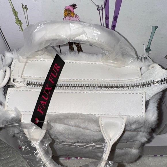 Betsy Johnson Purse Gift Boxed 4 Piece Crossbody Handbag White Fur SET HAT - Picture 2 of 10